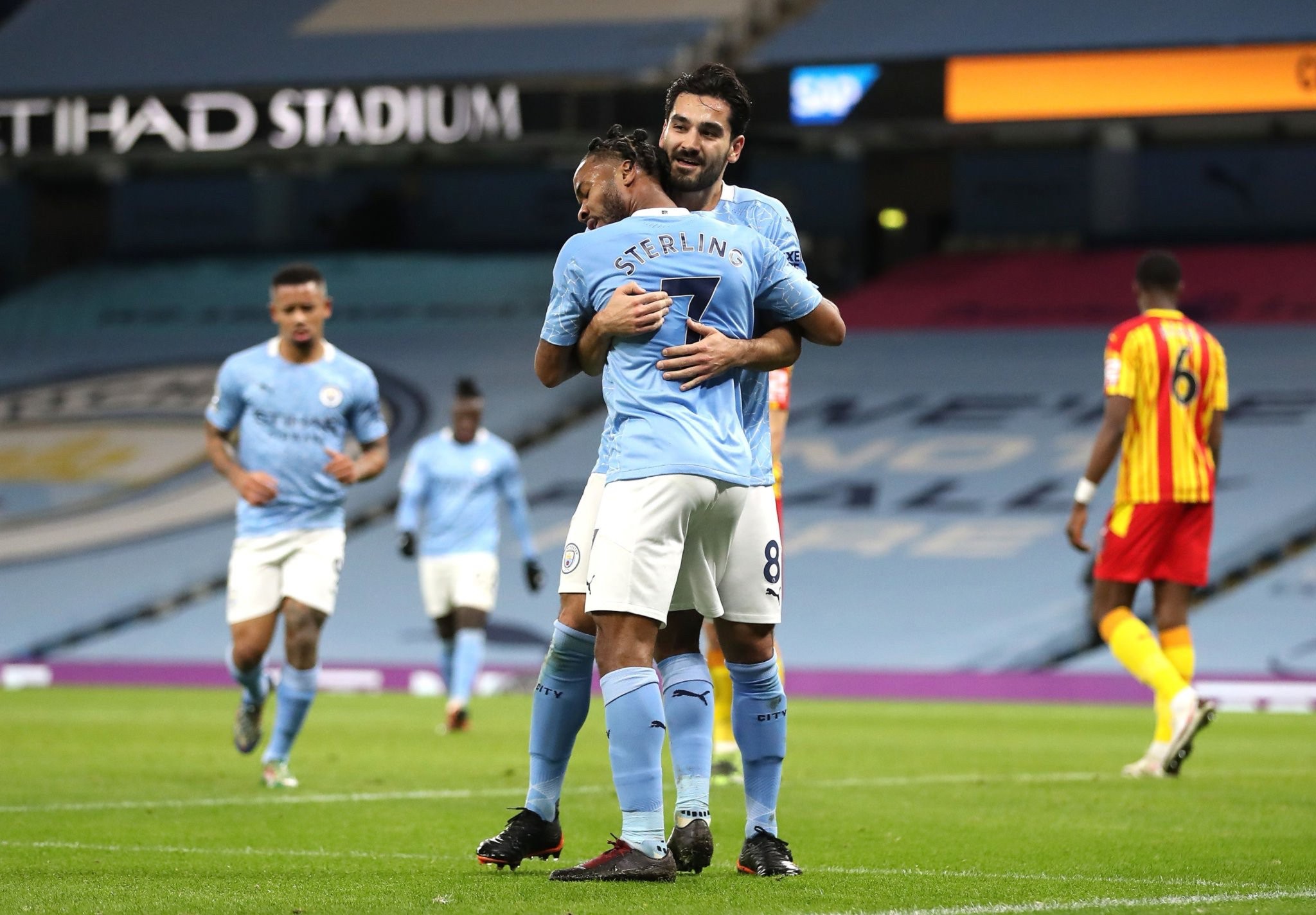 队表现出色 队表现出色